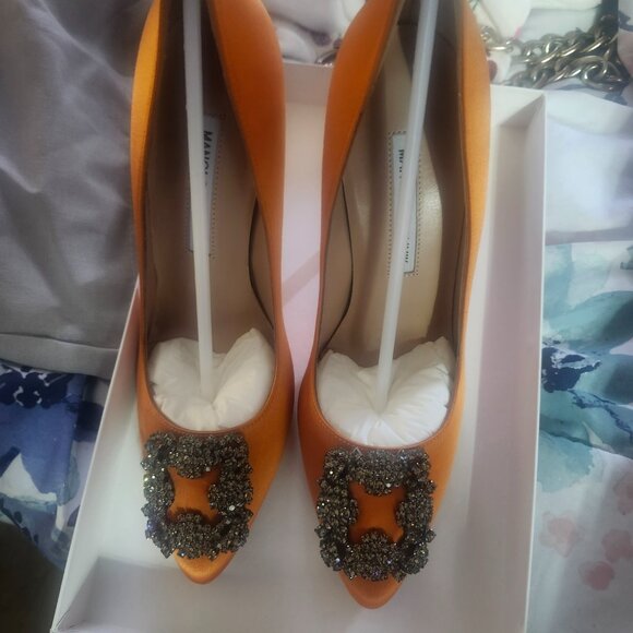 Manolo Blahnik - Picture 3 of 7